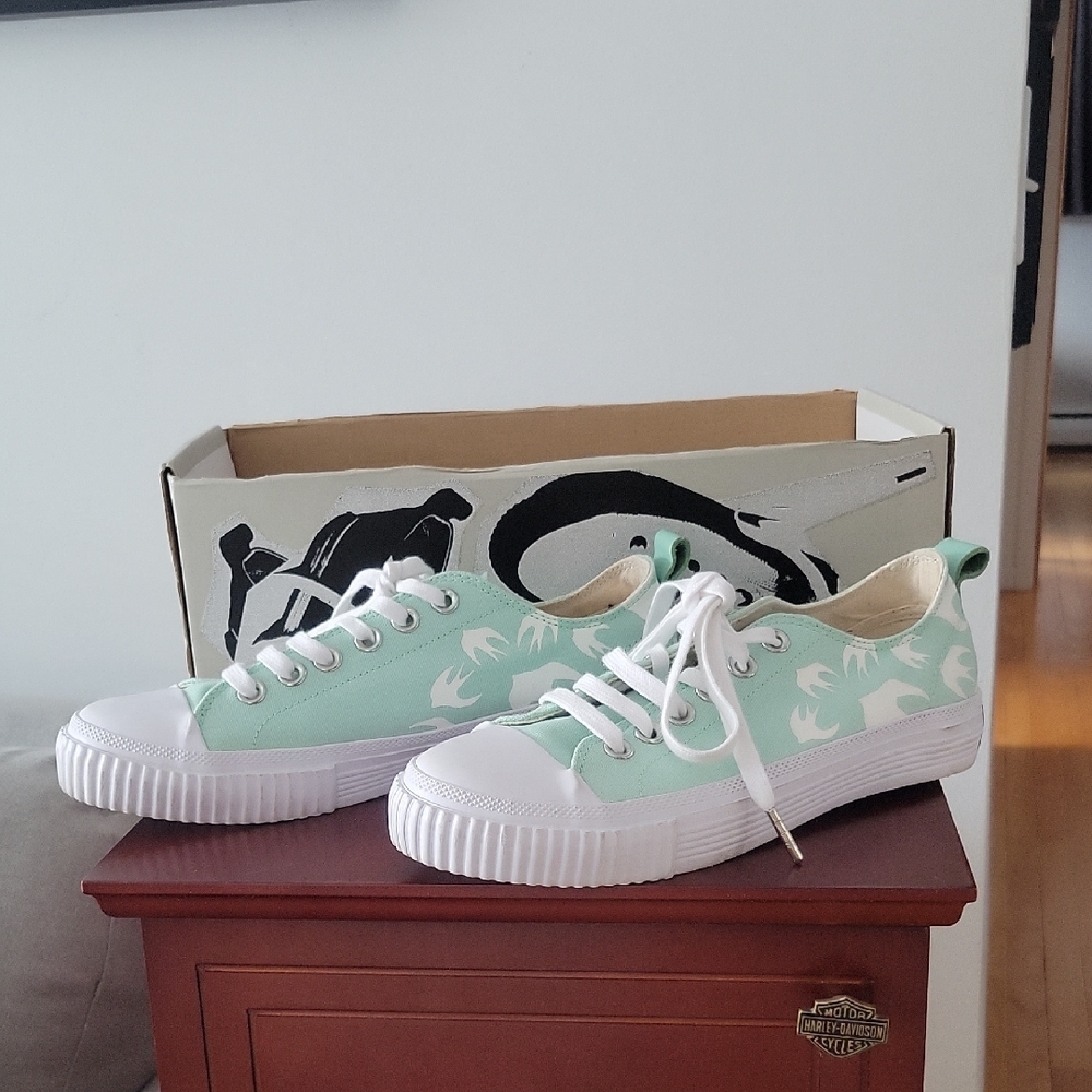 Alexander McQueen Swallow Volcow Sneakers 38 Green & White